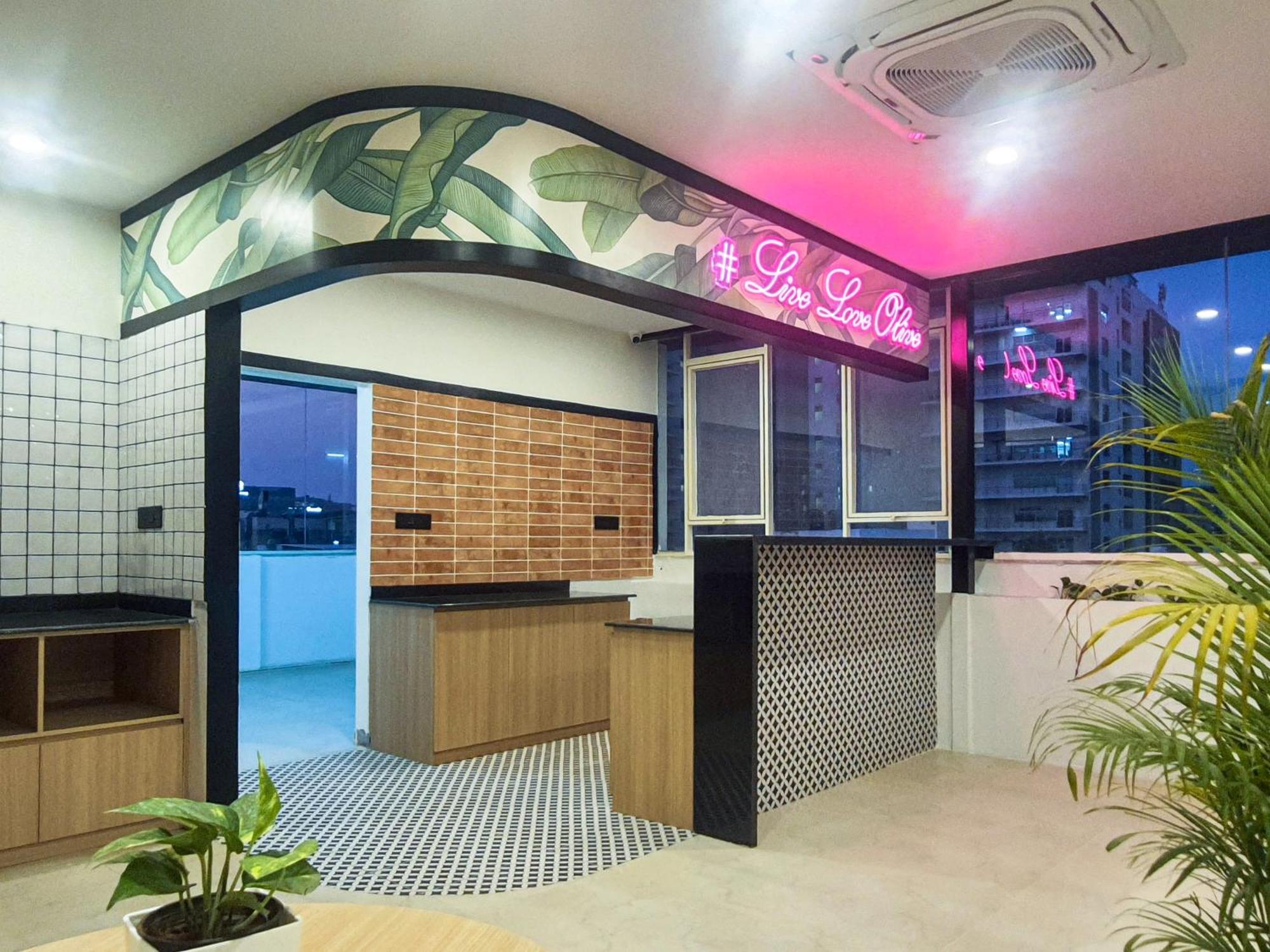 Olive Hotel Mahadevapura By Embassy Group Бангалор Екстериор снимка
